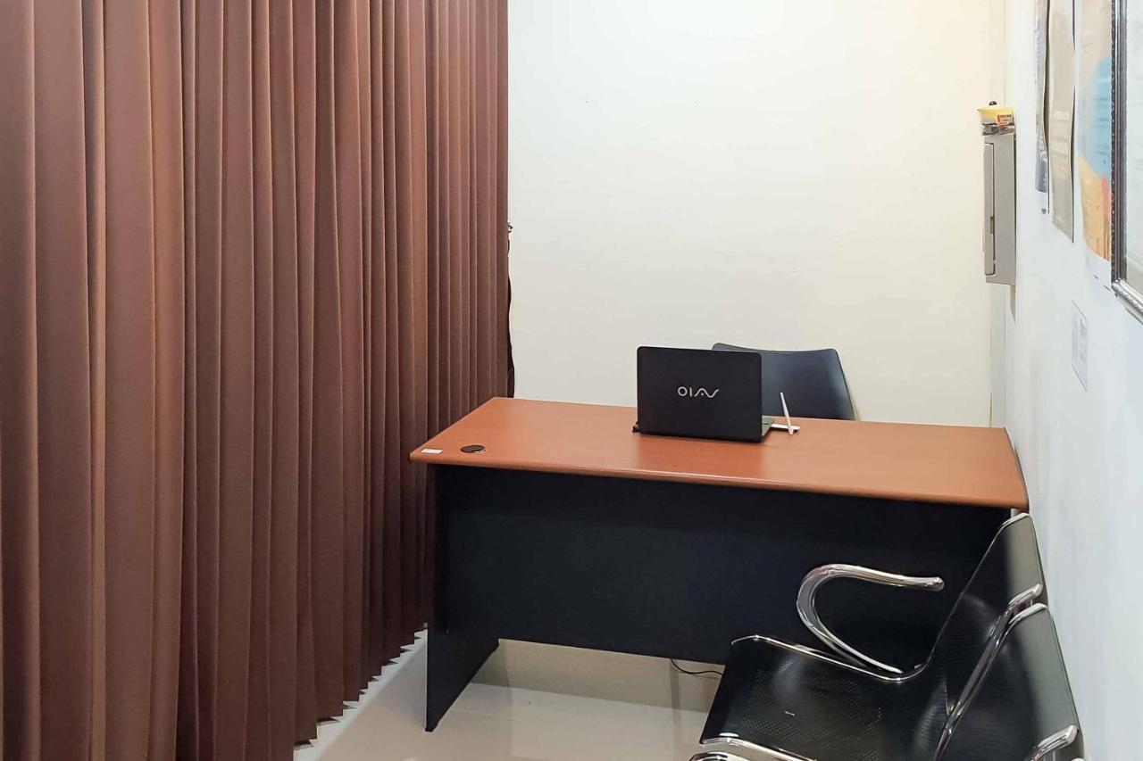 Reddoorz At Mayjen Sungkono Surabaya Exterior photo